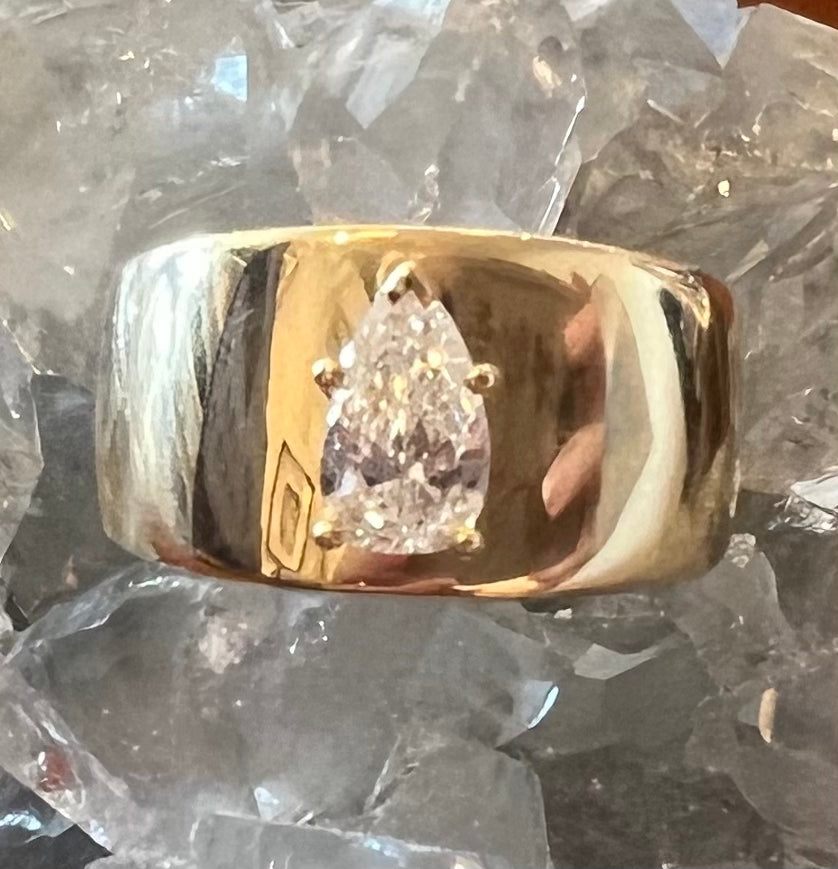14k Gold Pear Shaped Diamond Ring