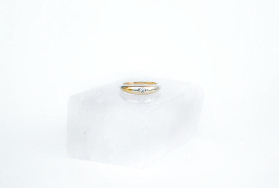 Round Tapered Bezel-set Diamond Ring