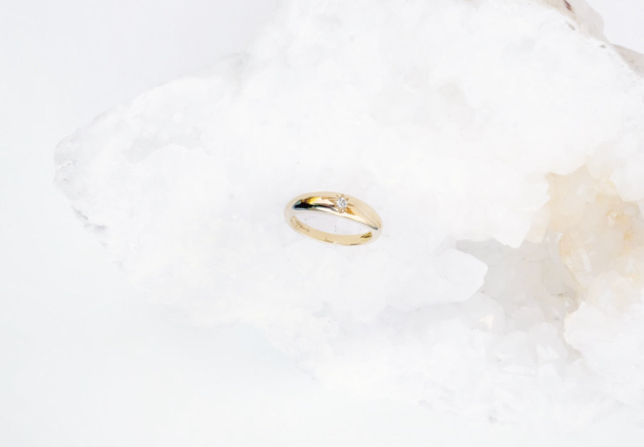 Round Tapered Star-Set Diamond Ring