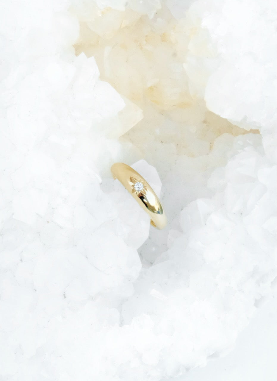 Round Tapered Star-Set Diamond Ring